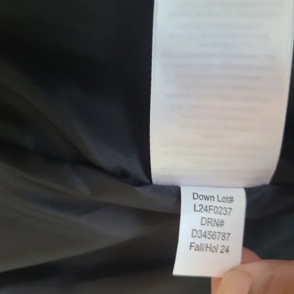 Eddie Bauer Women's Classic Down Vest NWT Size S - Picture 8 of 11